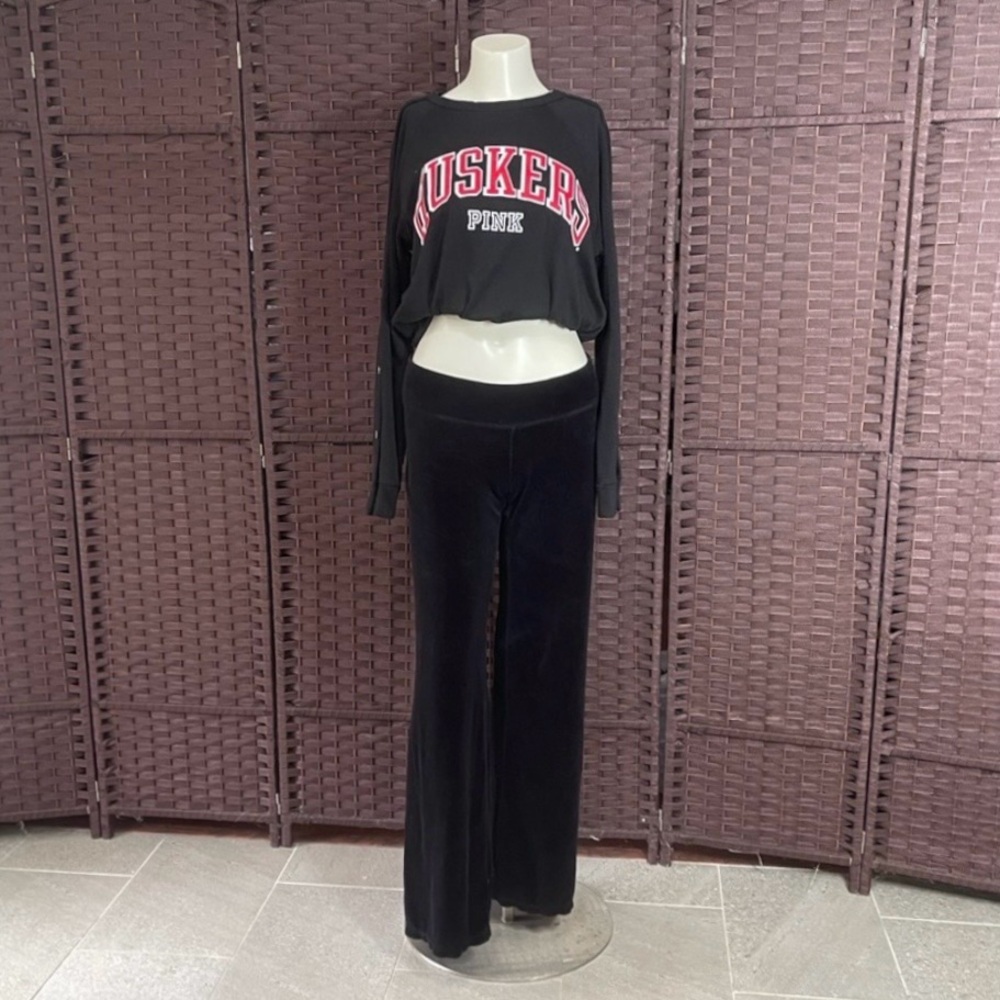 Juicy Couture Y2K velour flared track pants size S.